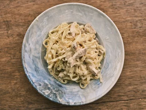 fettuccine alfredo creamy sauce mushrooms